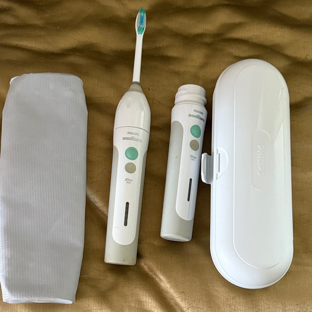 Philips Sonicare White and Gray Toothbrush Set